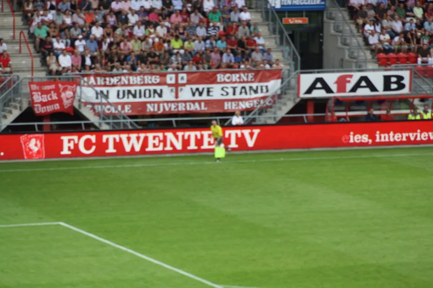 P6 P8 P10 P16 video football stadium perimeter led screen display electronic football scoreboards outdoor digital board