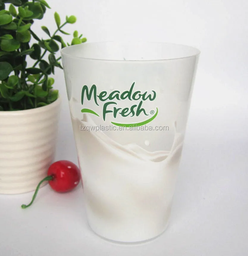 BPA Free 14OZ plastic stadium cup with handle for 2014 Brazil World Cup