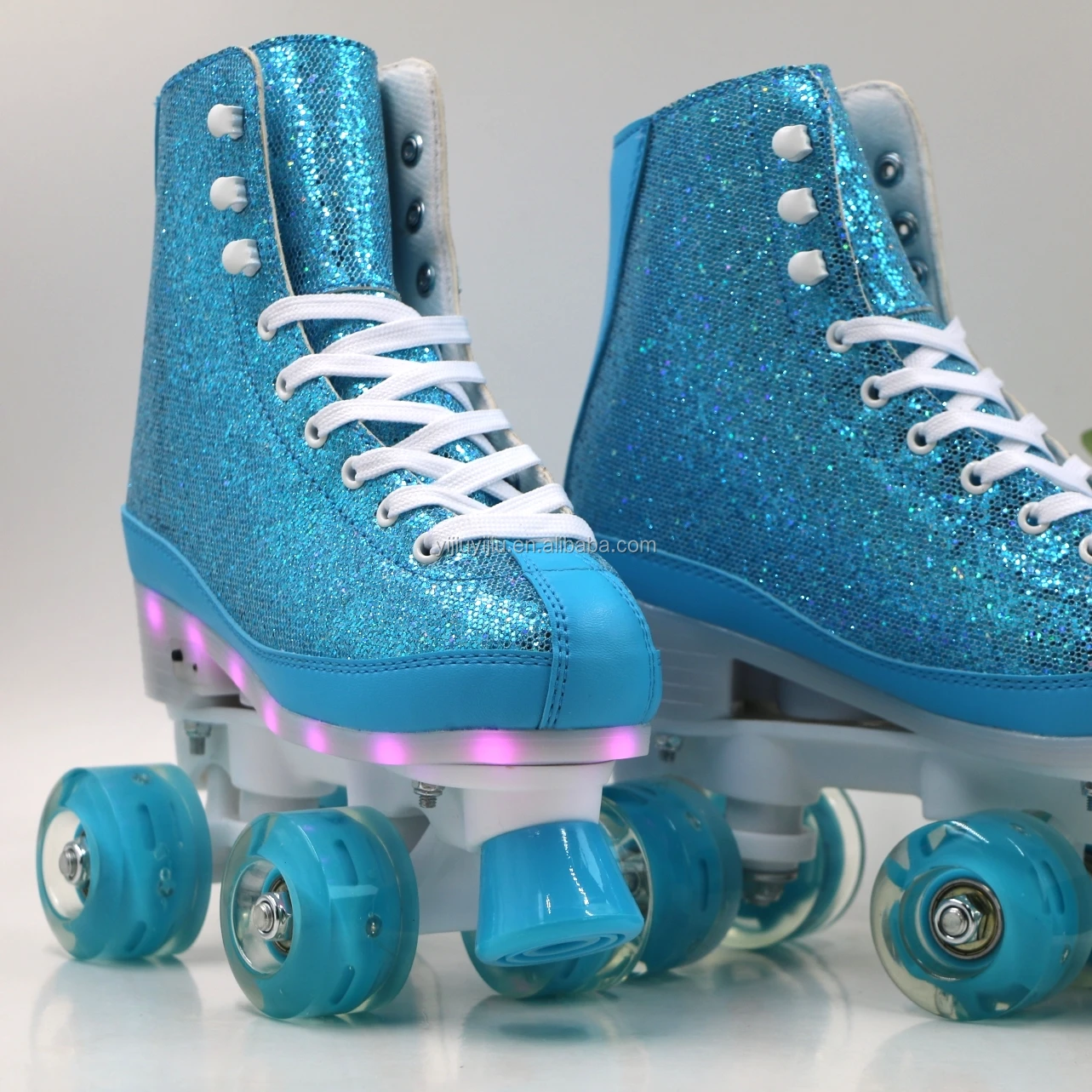 Cougar Factory Made Four Wheels Attachable Roller Skates in High Quality Skate Shoes Leather Red Blue Banana Mesh PVC Shell Die