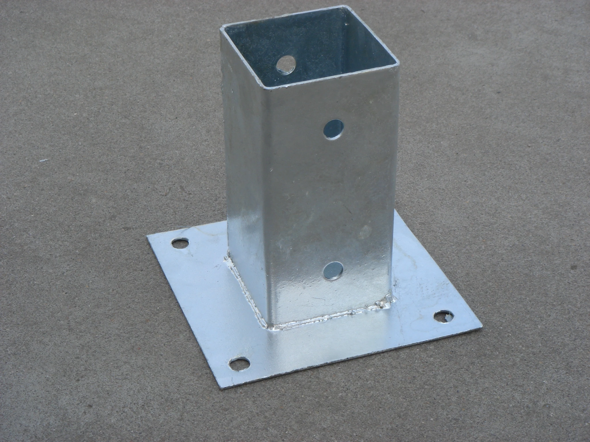 
China Factory Premium Quality Building Materials Hot-dipped Galvanized Steel Plate Post Support 