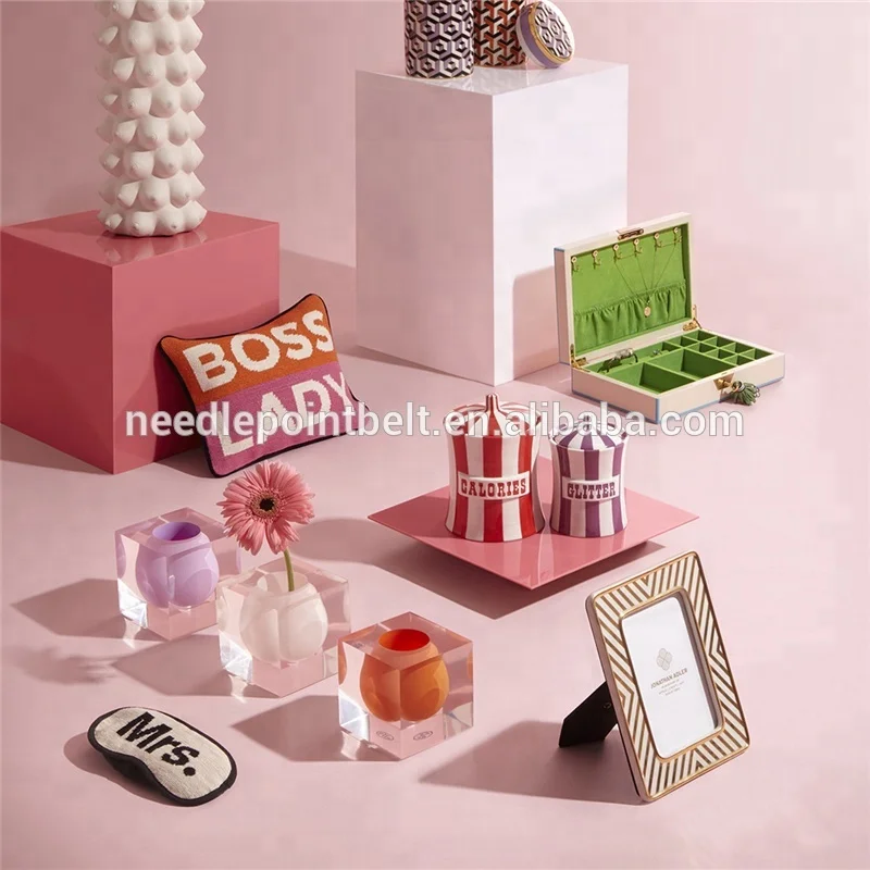 Design Boss Lady Needlepoint Soft Pillow Manufacturers