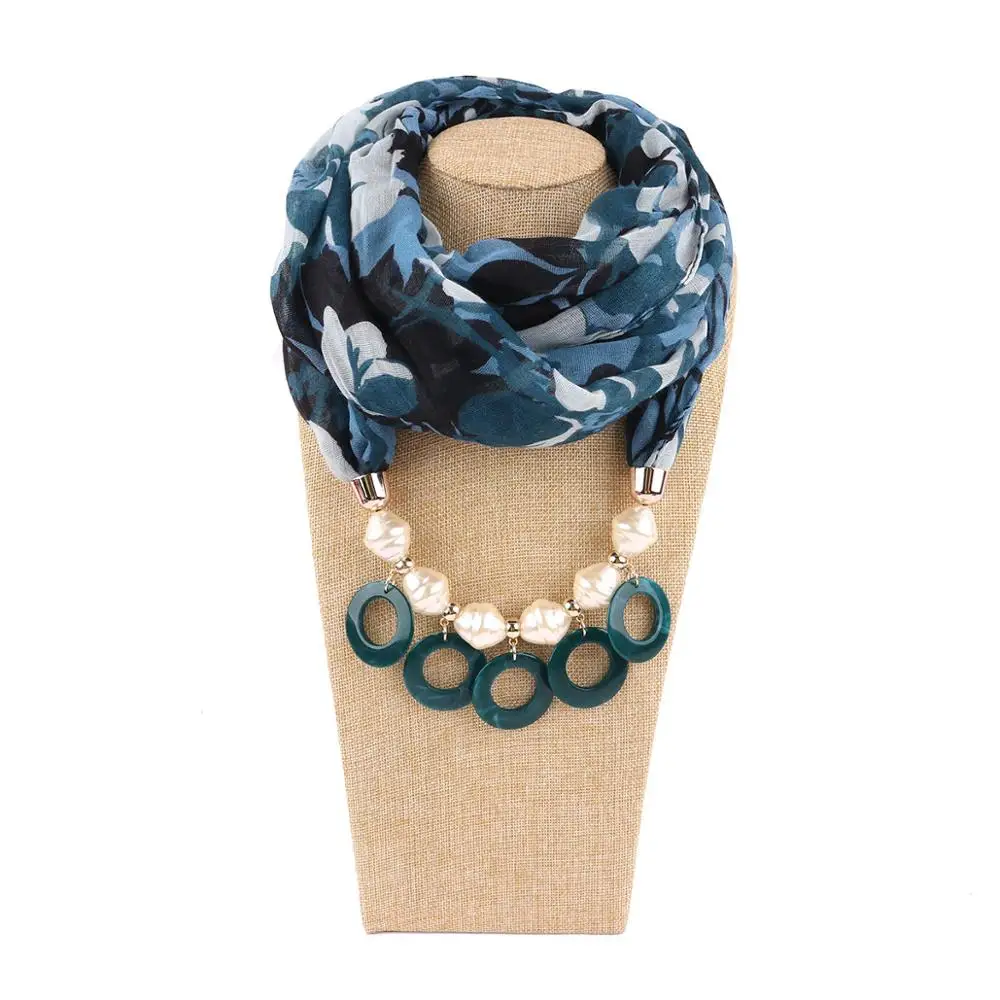 Wholesale 2019 newest accessories necklace scarf fashion cheap plain round pendant women jewelry knit infinity scarf