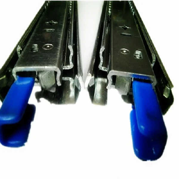 Ящики для инструментов с металлическим замком