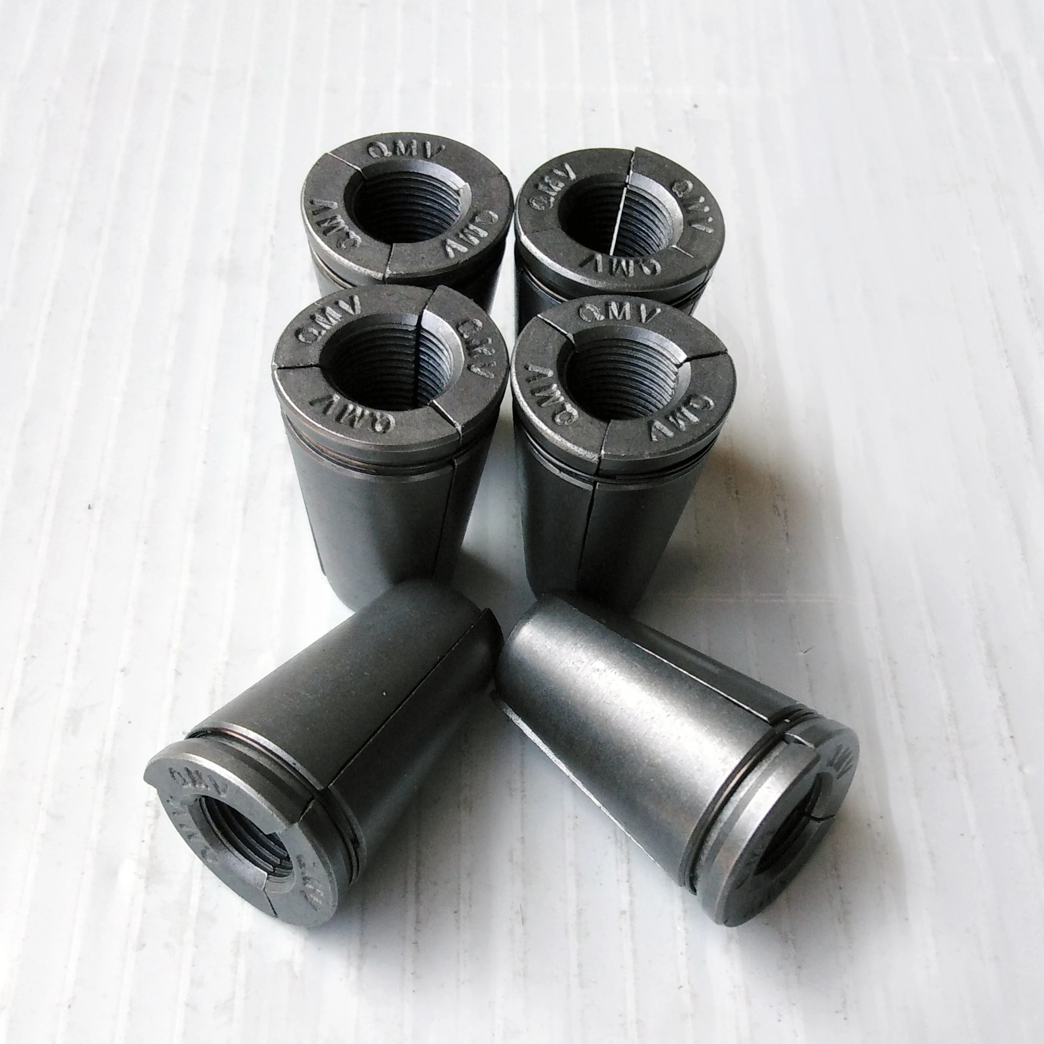 
China high quality steel bars post tension cable grip wedge 