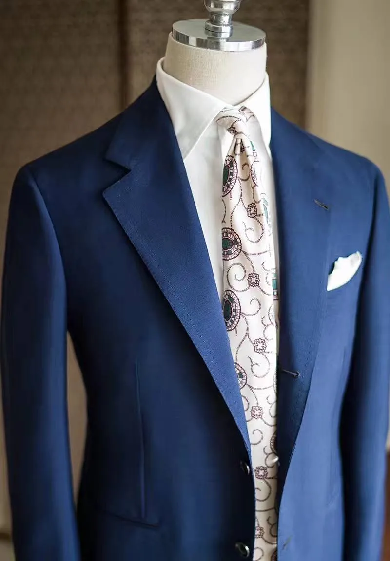 Fashion Tailored Slim Fit Man suit in China Supplier with High Quality