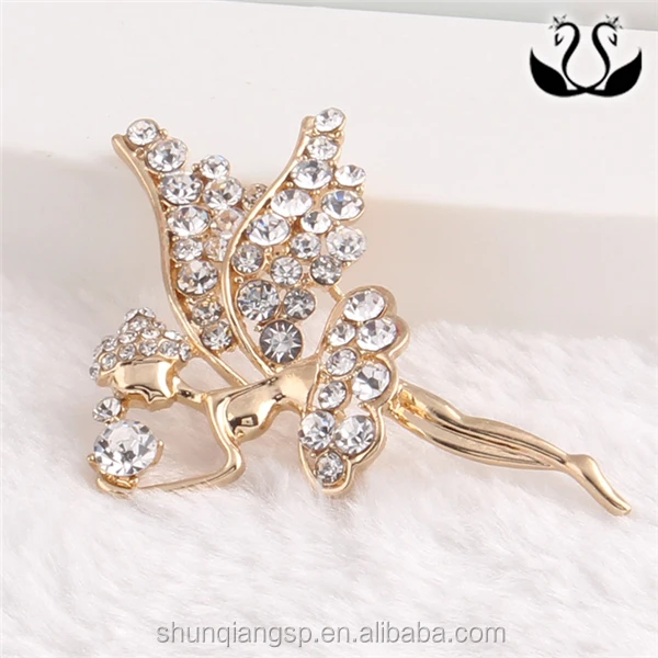 
Christmas Gift Fashion Dubai Gold Plated Metal Angle Wings Brooch 