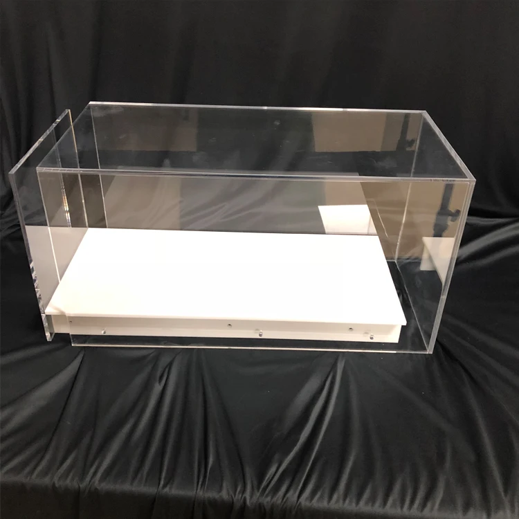 Прозрачная акриловая витрина на заказ с белой акриловой основой