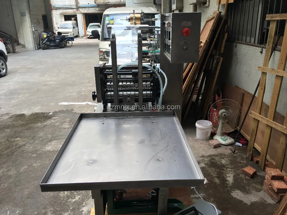 Foodstuff Automatic Cellophane Film Packing Overwrapping Machine