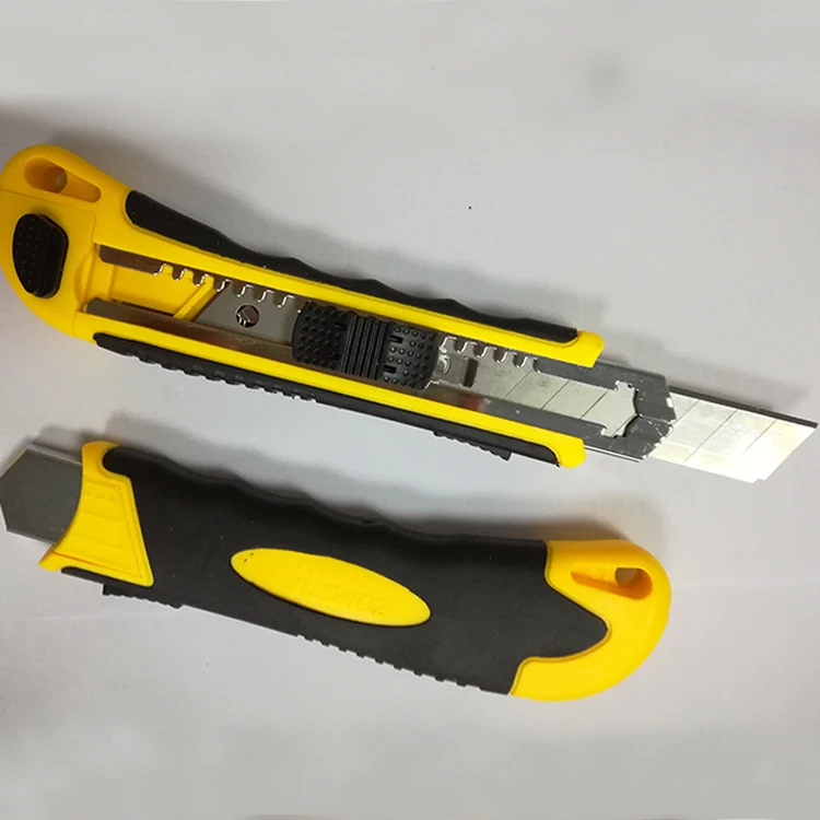 utility knife of three running blades,auto retractable utility knife with logo card