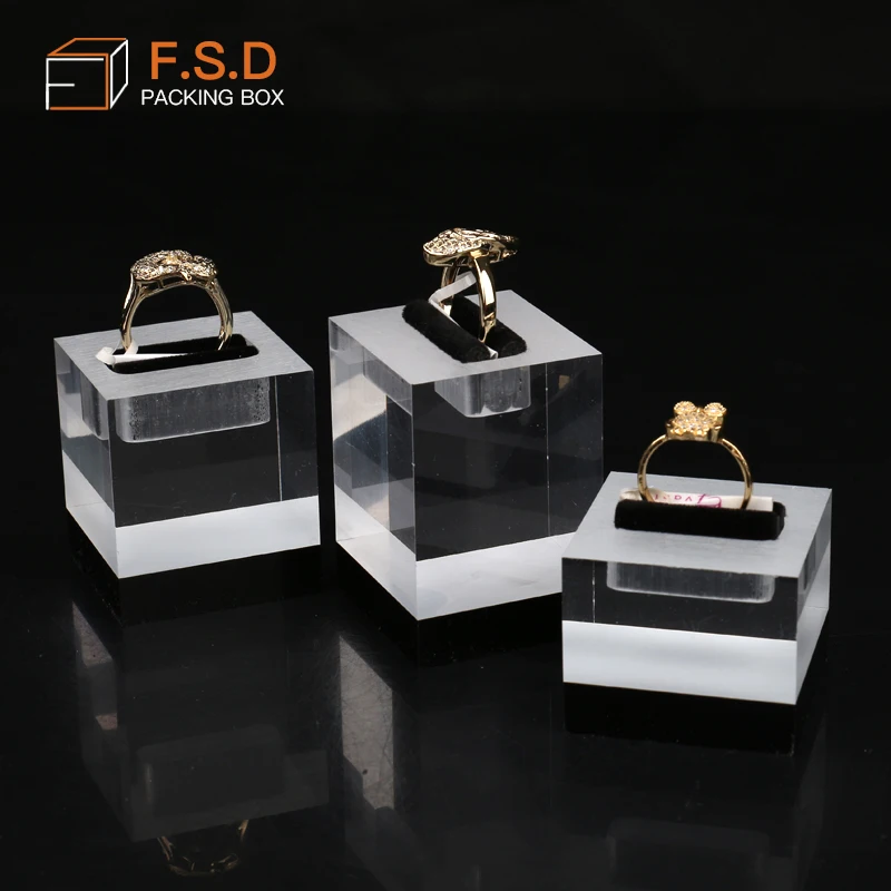 fsd factory competitive price ring acrylic jewelry display   luxury  jewelry display stand set