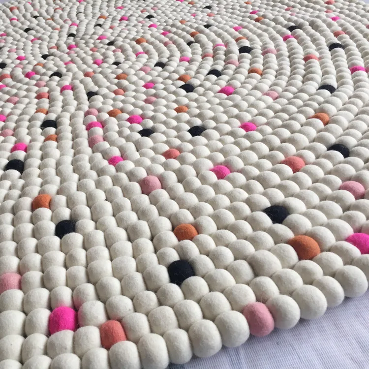popular on amazon felt balls 100% wool carpet balls rug Rounded carpet