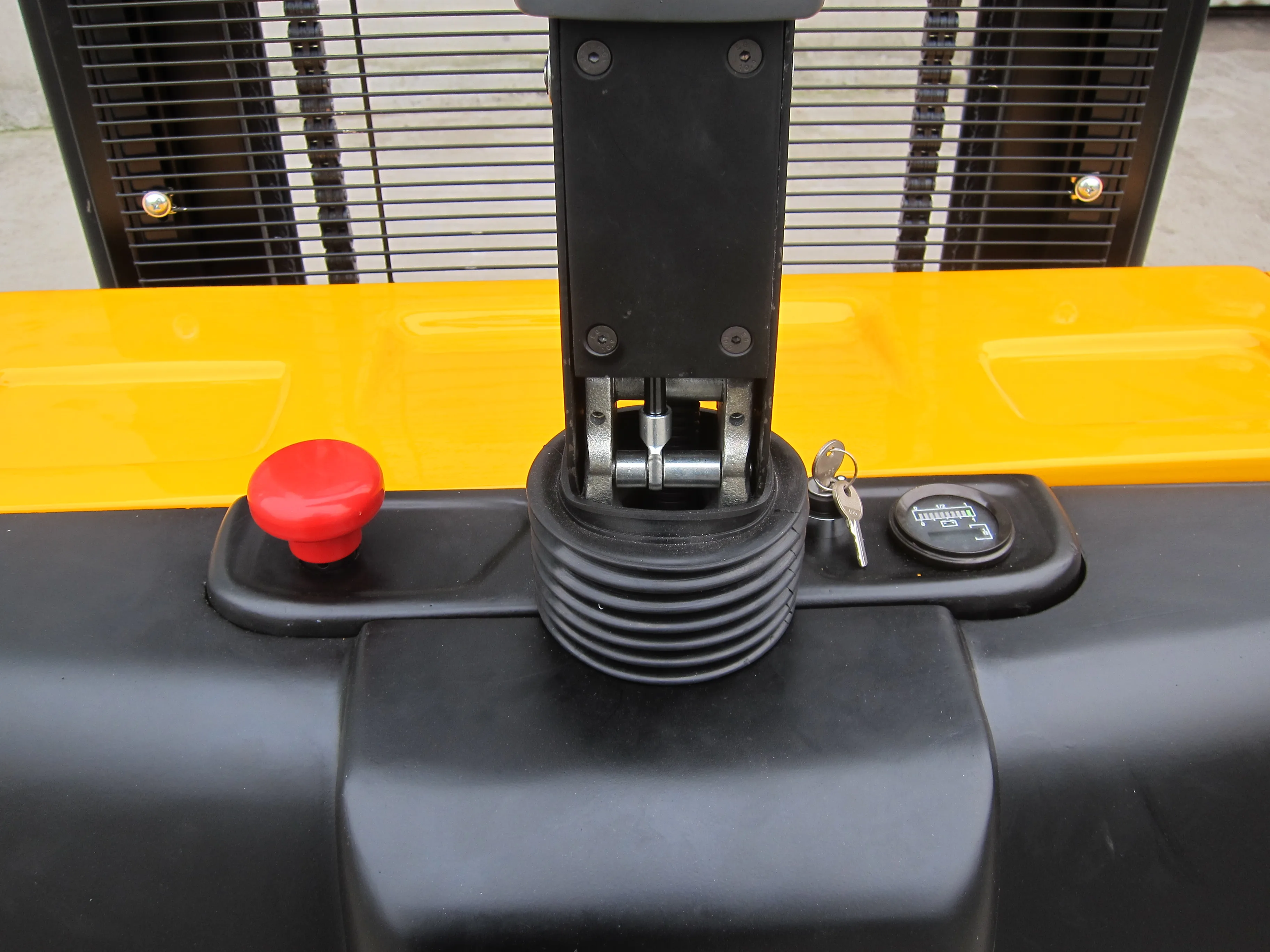 
1600kg Rider Electric Stacker Powered Pallet Lifter Maximum lifting height 4.0m 