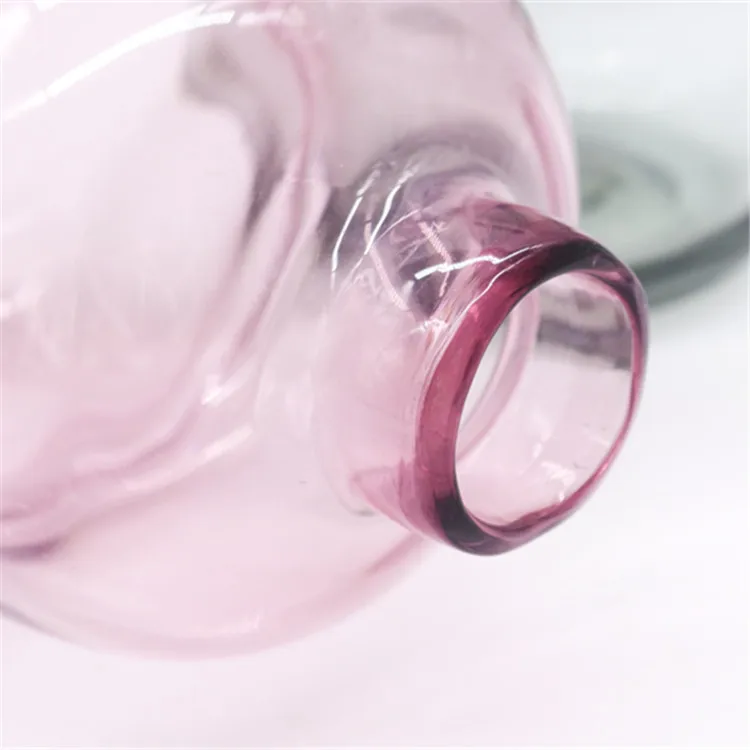 
Mouth blown glass vase is used for home decoration 