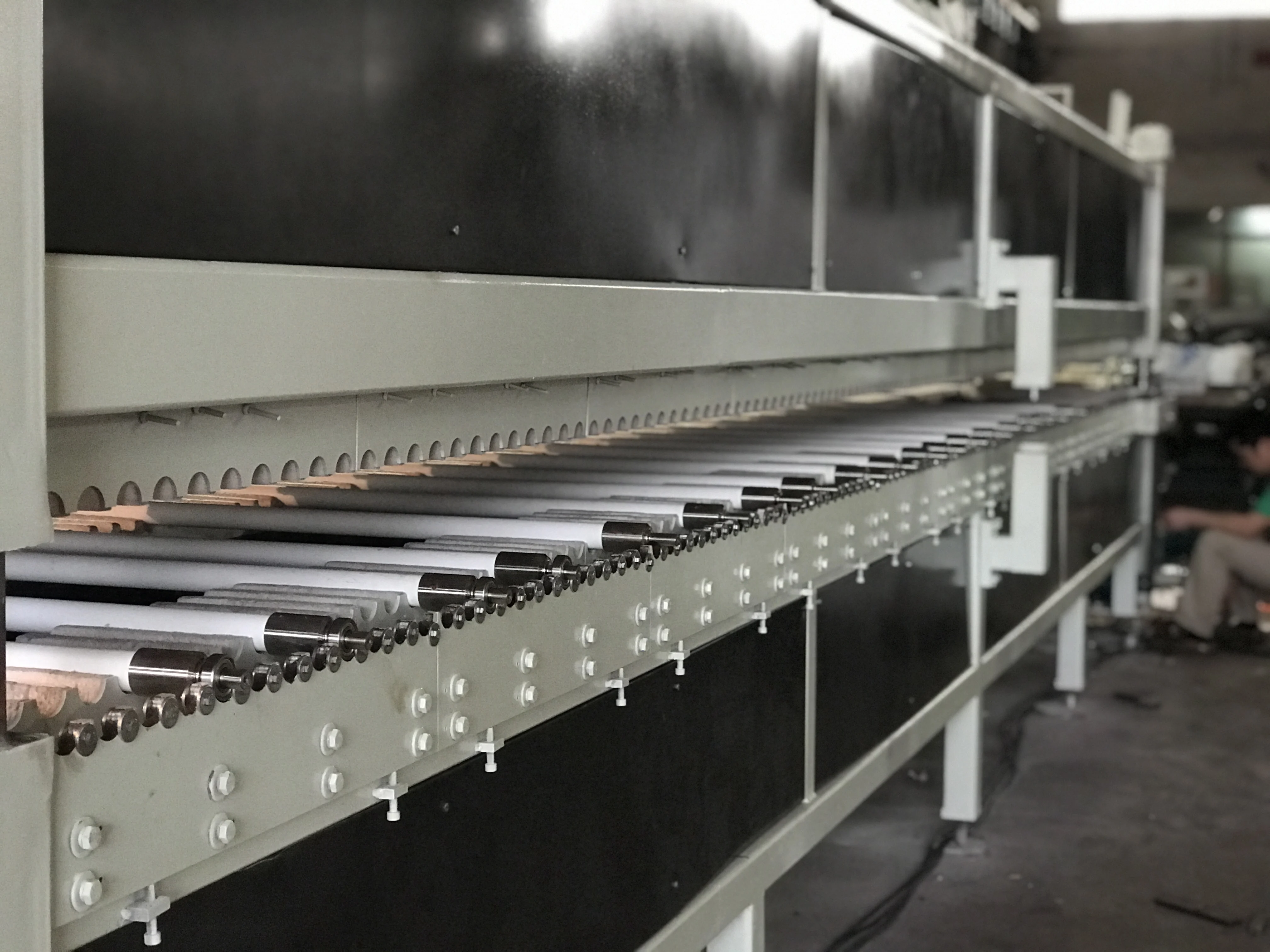 Horizontal Glass Lids Tempering Machine / Glass pot cover tempering oven