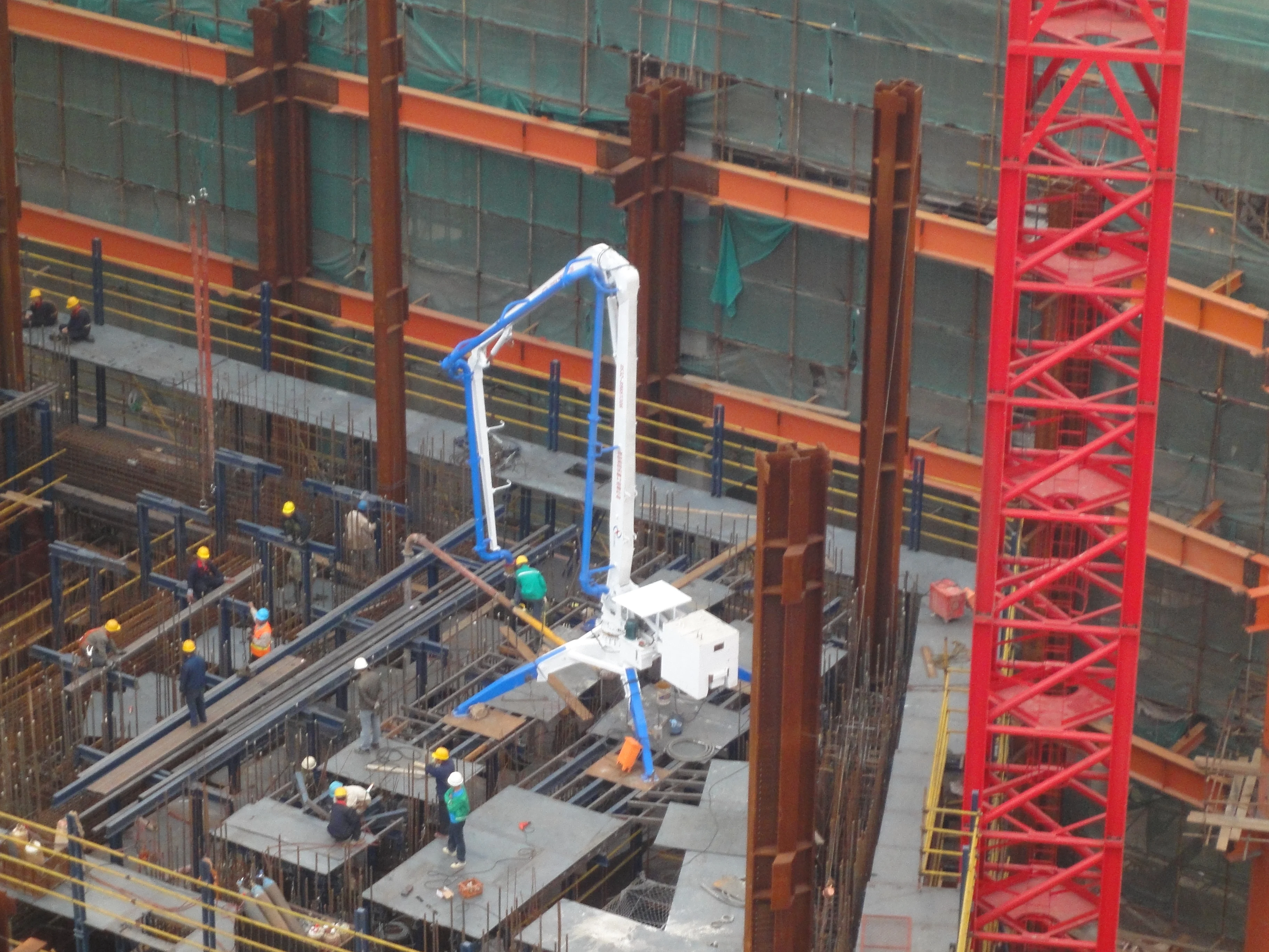 
17m Spider wheel concrete placing boom 