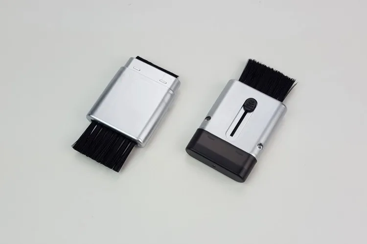 Рекламная Серебряная многофункциональная щетка 2 в 1 для чистки компьютерной клавиатуры с щеткой для экрана