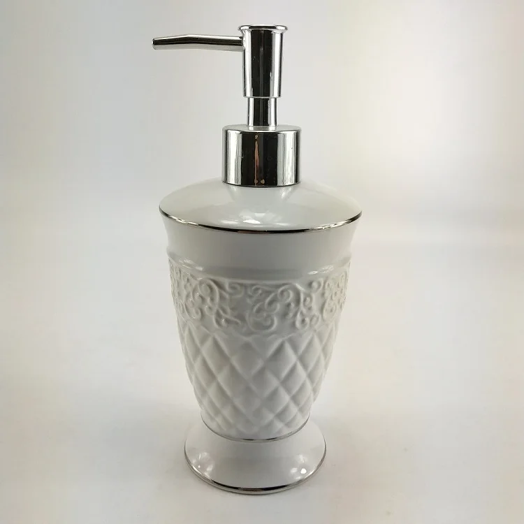 European Style Hotel Decoration New Bathroom Accessory Ceramic Bath Set