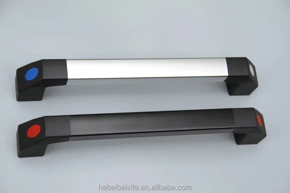  Алюминиевые концы ручек трубки вытягивают ручки