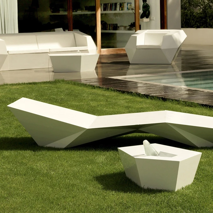 
Modern Classic Designer Furniture Fiberglass Faz sun chaise by vondom 