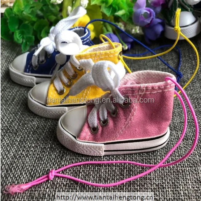 car perfume hanging mini shoe air freshener small canvas sneaker with elastic hanger cord as car mirror decoration
