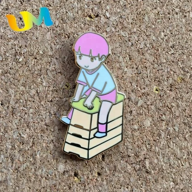 
Fashion imitation enamel pin hard enamel character rose gold metal badge 