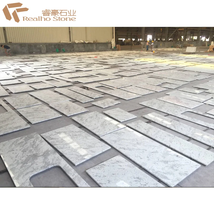 Белая гранитная столешница Ipanema River с дизайном клиента