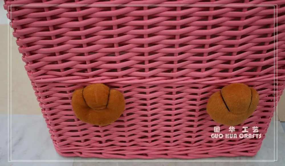 Wholesale large wicker laundry baskets with lid with toy animal handle