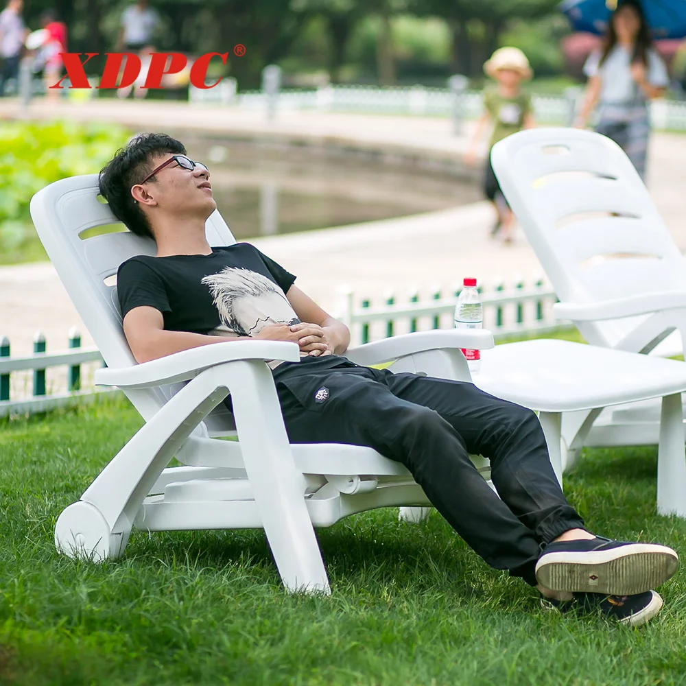 New arrival plastic beach chair lounger swimming pool chair