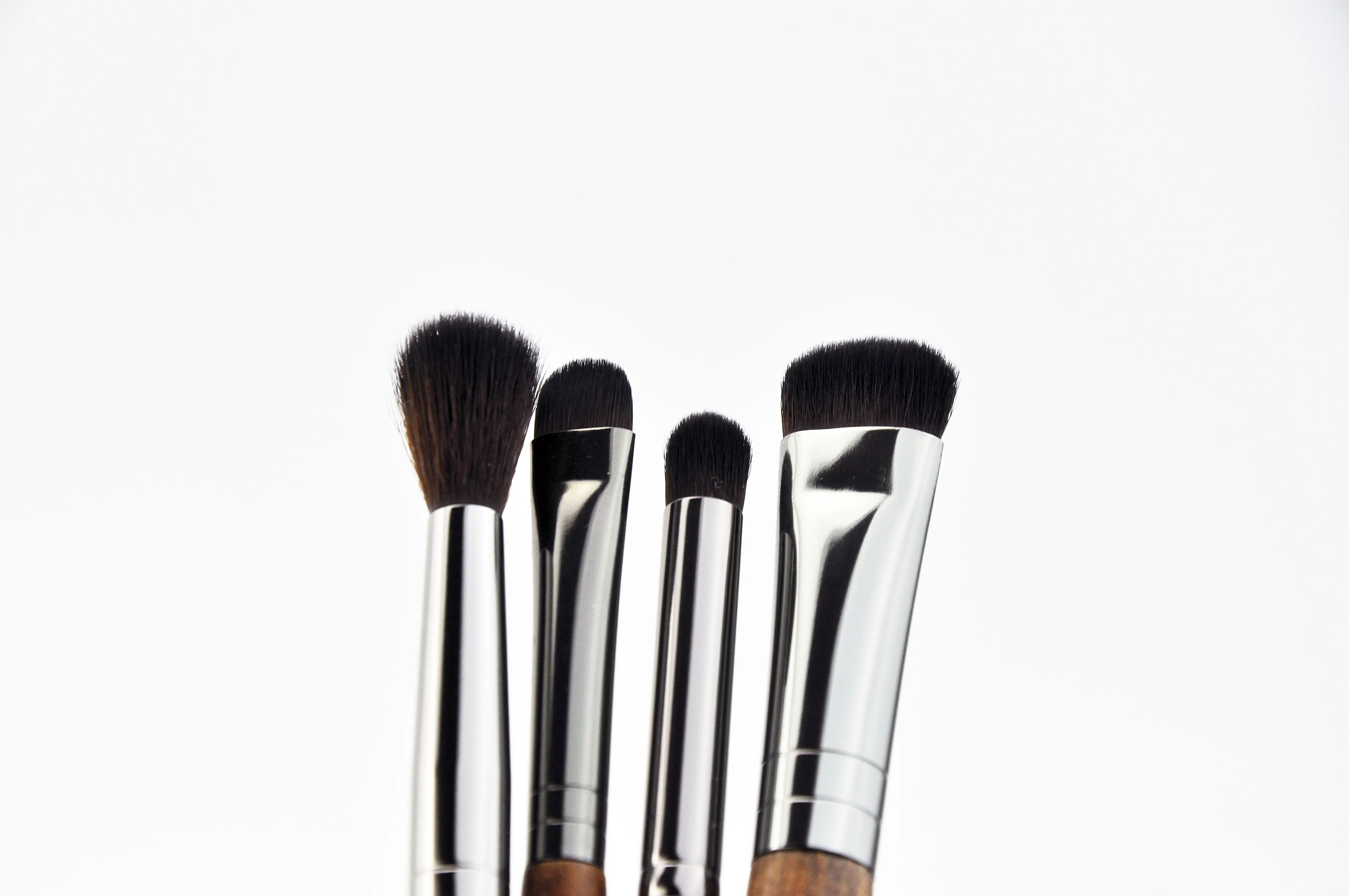 OUMO BRUSH--Hot selling  OEM 13pcs high quality wood handle synthetic hair makeup brush private label eye brush