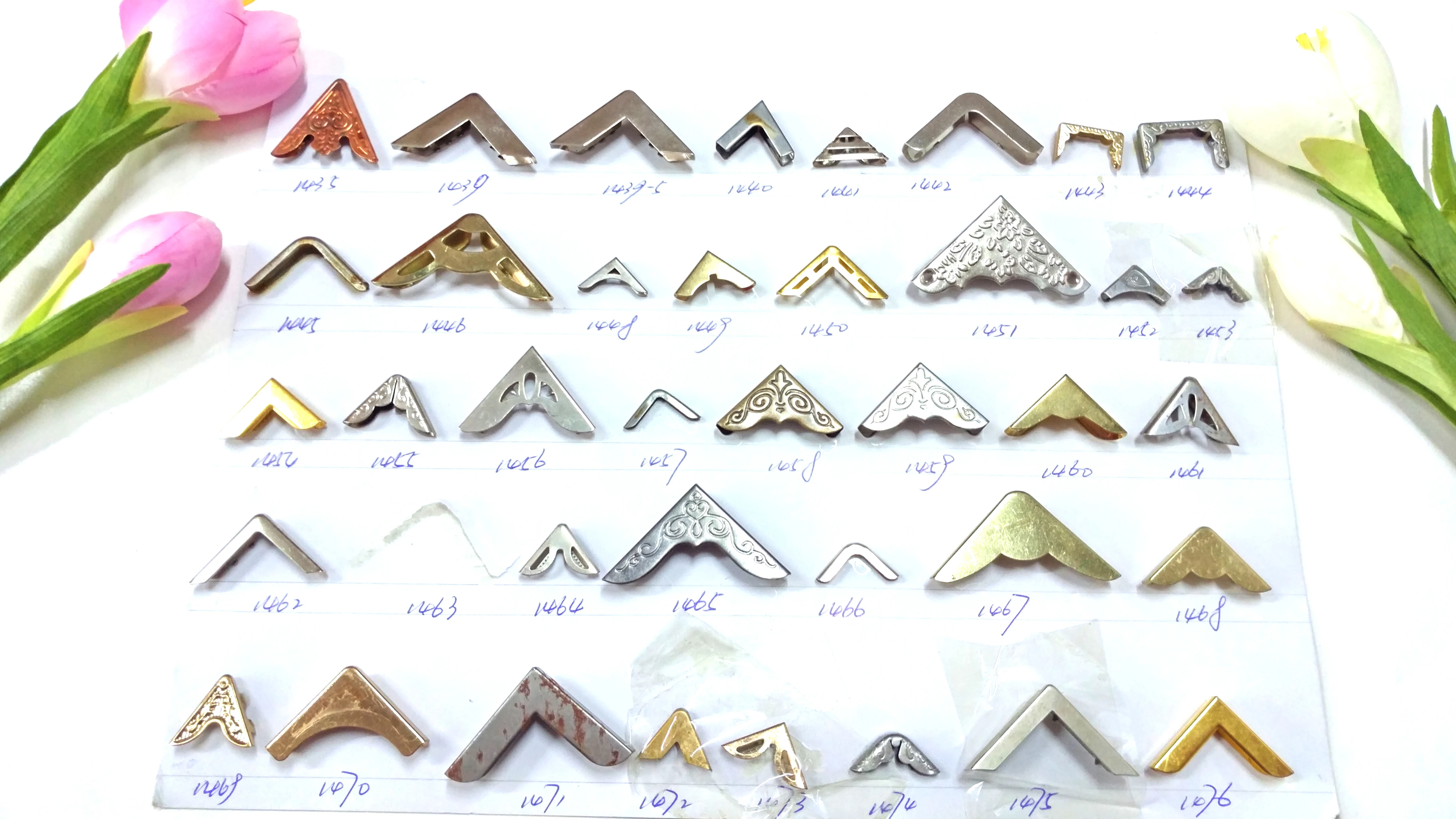 High quality album book corner protection clip menu gold photo album metal corner, decorative flat angle protection