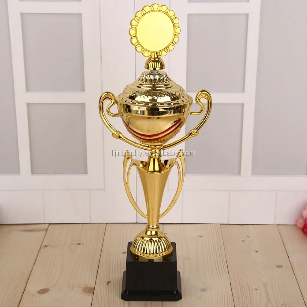 Уникальные футбольные награды с золотым