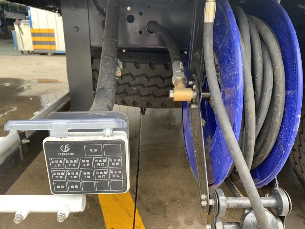 Vacuum road sweeper cleaner Truck For Sale