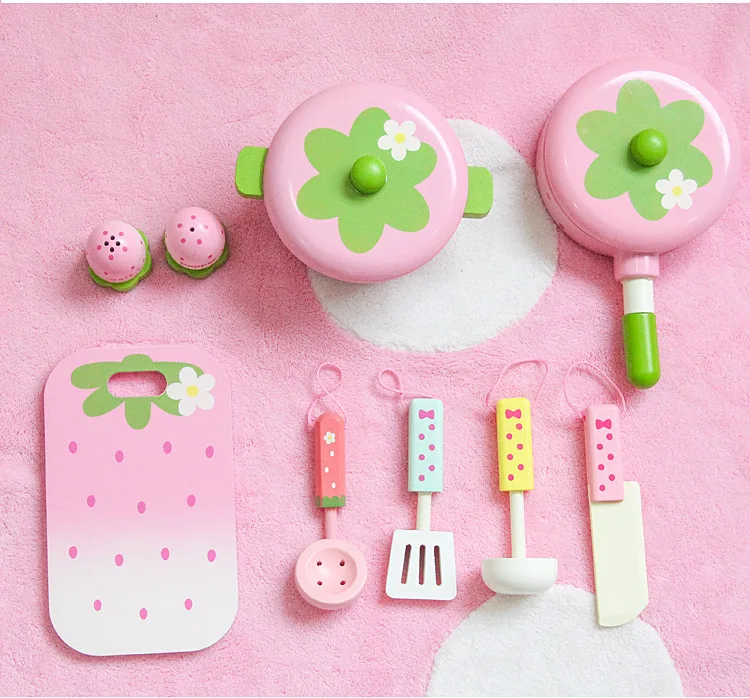 Wholesale Japanese Strawberry wooden Children Kitchen accessories toys cooking play set Toy for kids WDS004