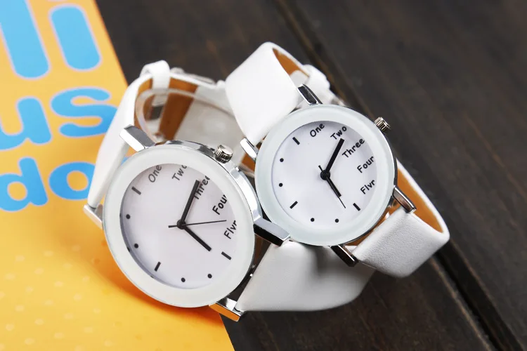 2018 New Korean Style Couple Leather Fashion Cute English Word Analog Wrist Watch