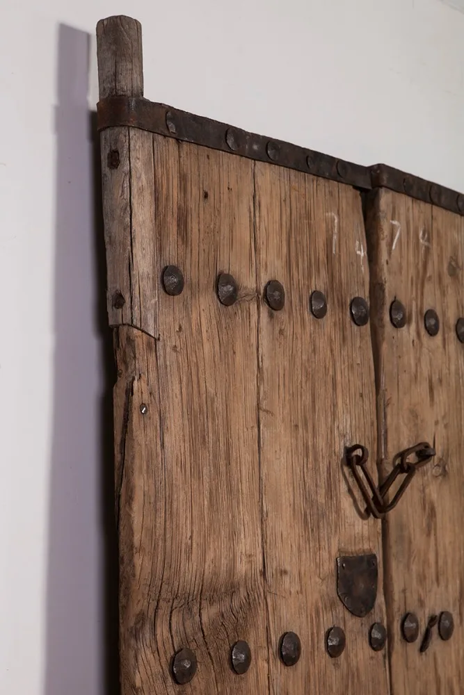 
Hot sale natural antique carved wooden door 