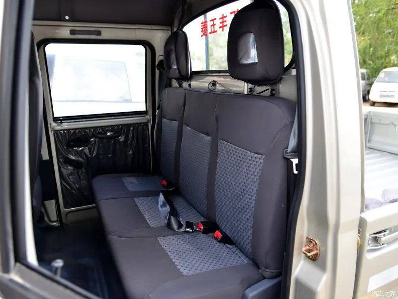 Chinese trucks manufacturers direct sales mini truck/small truck/pickup