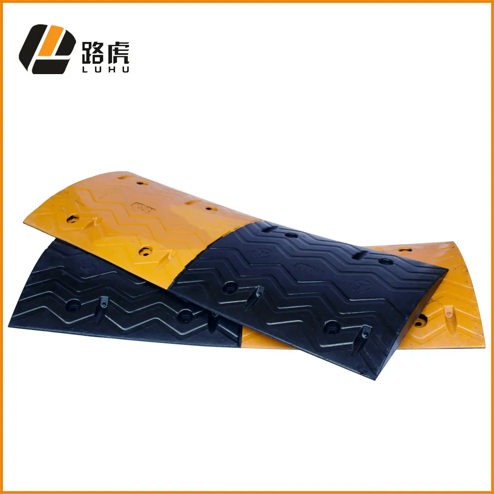 Car Speed Bump Hump 1000mm*380mm*45mm Rubber Road Speed Hump