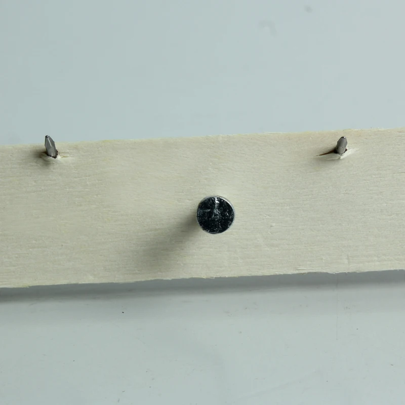 Экологически чистая деревянная ковровая накладка с целым гвоздем