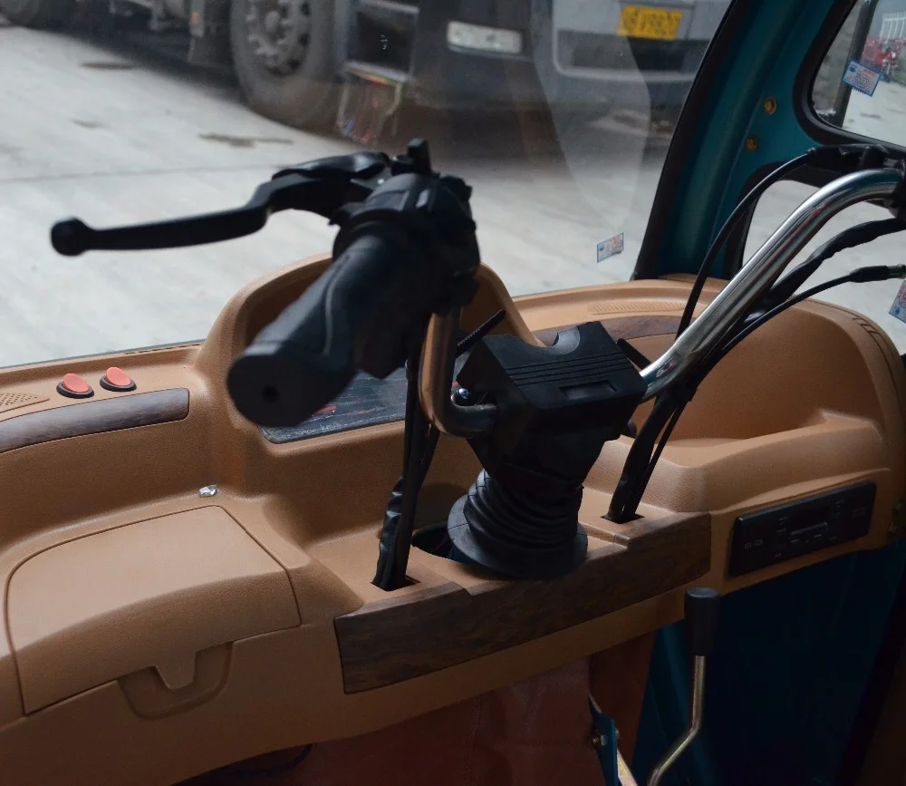 hot sale Cheap 150cc cargo tricycle with cabin 175cc cabin tricycle air cooled and water cooled