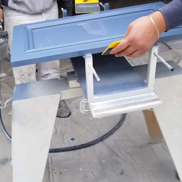 
North American white shaker style solid wood kitchen cabinet door from weifang 