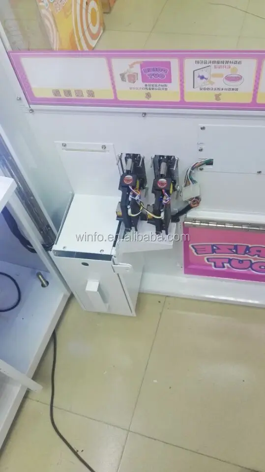 Souvenir gift key master prize vending machine with USD bill acceptor from Guangzhou supplier