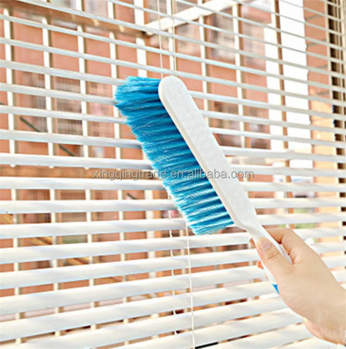 Щетка для чистки ковров с цветной