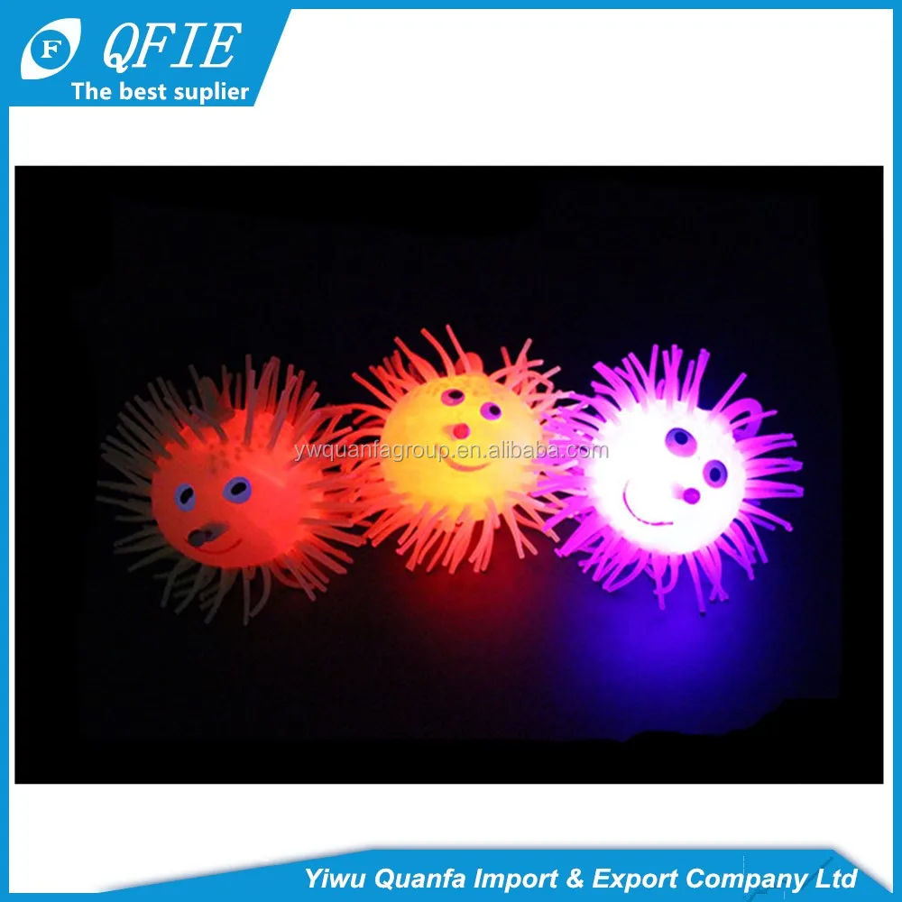 Cute multi-colour 2 inches TPR flashing hedgehog ball toy put into capsule for vending machine