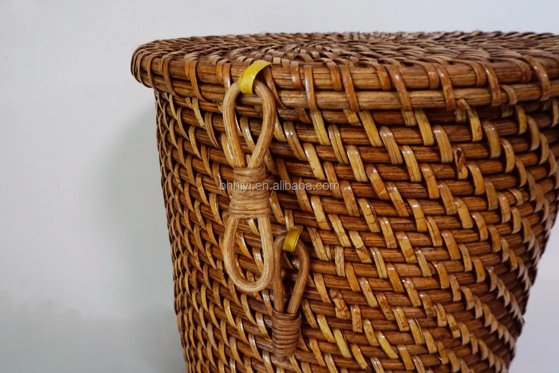 Durable Elegant Antique Handcraft Wicker Rattan Waste Bins Home Living Room Garbage Trash Can with Lid Trash Paper Basket