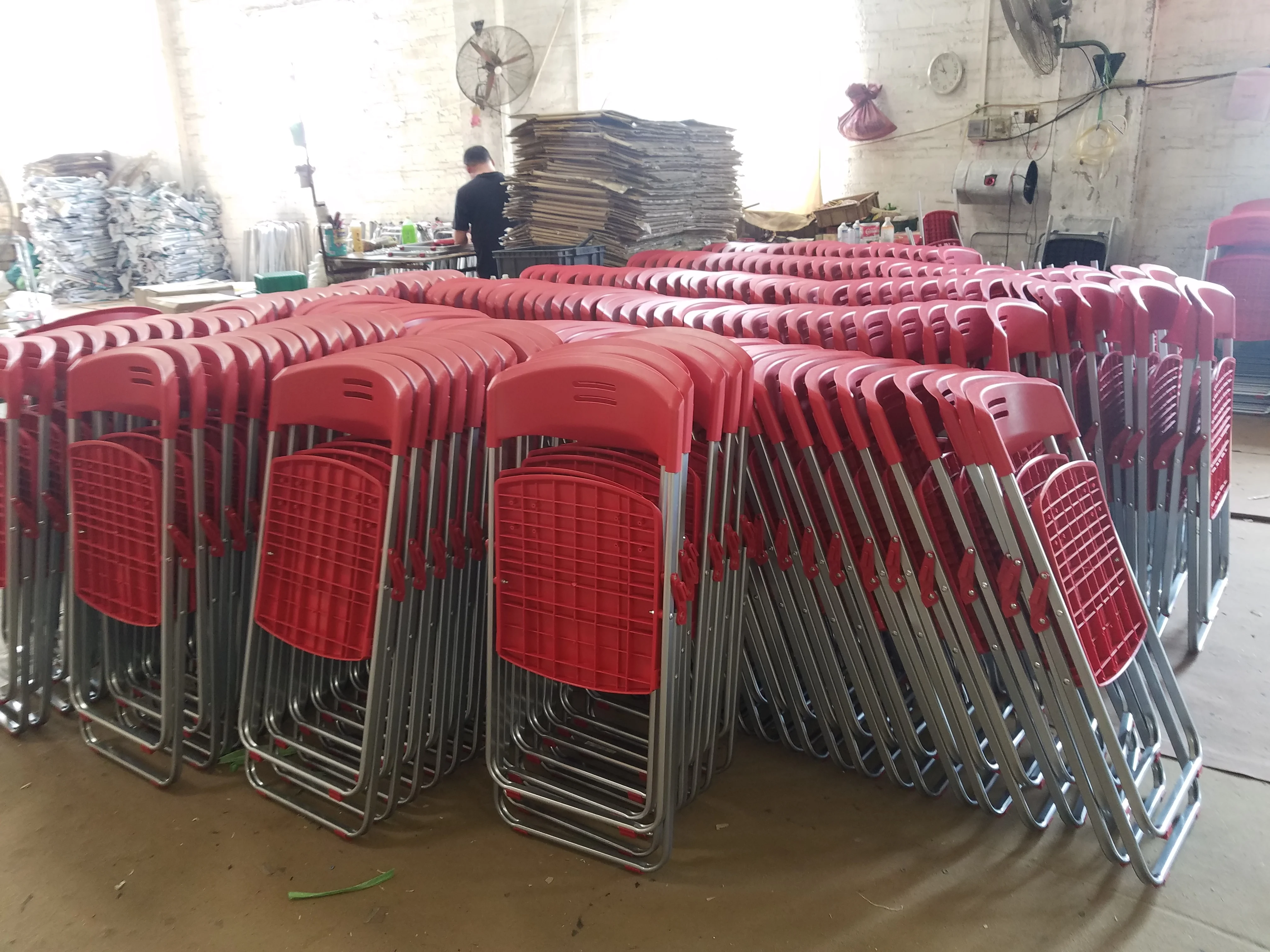 cheap plastic folding chairs