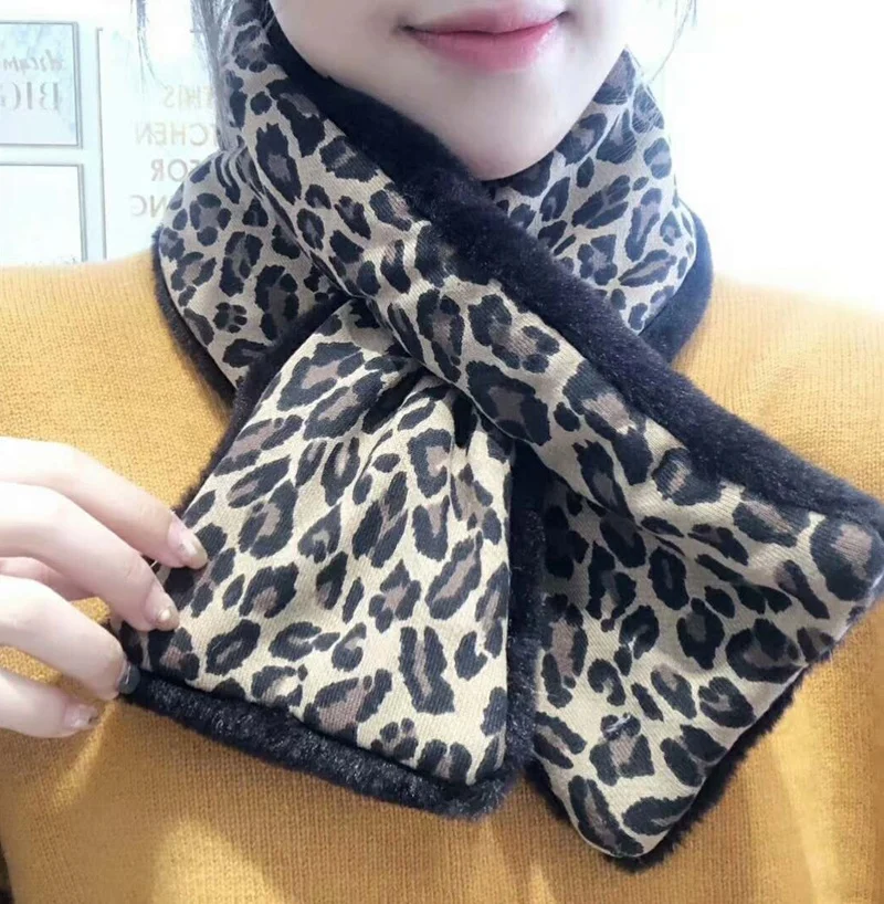 
Luxe fake fur neckerchief loop scarf winter warm leopard scarf rabbit fur scarf factory direct sale 