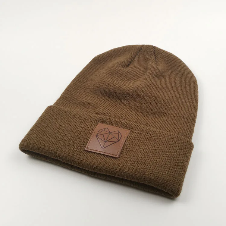 Принимаем заказы любого размера, кожаные пластыри, акриловые шапочки