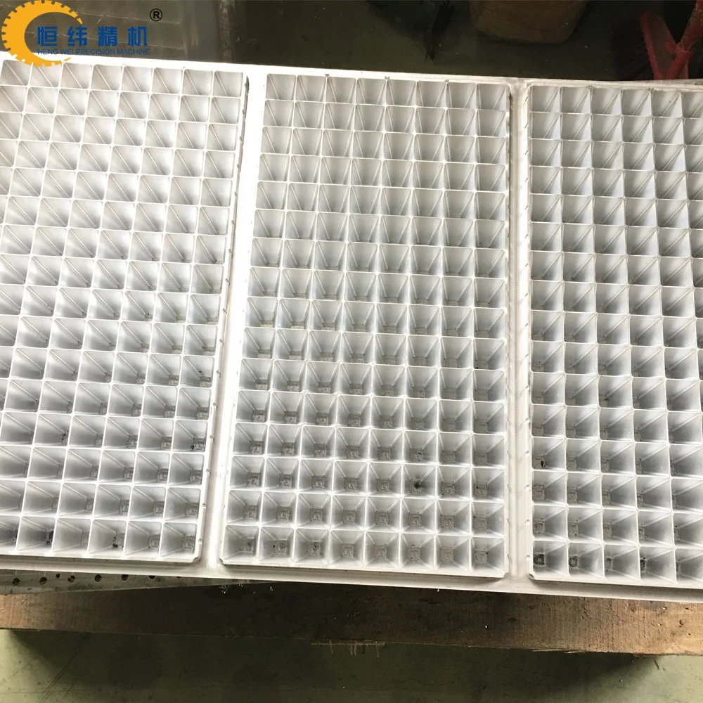 Big production quantity thermoforming machine for flower pot