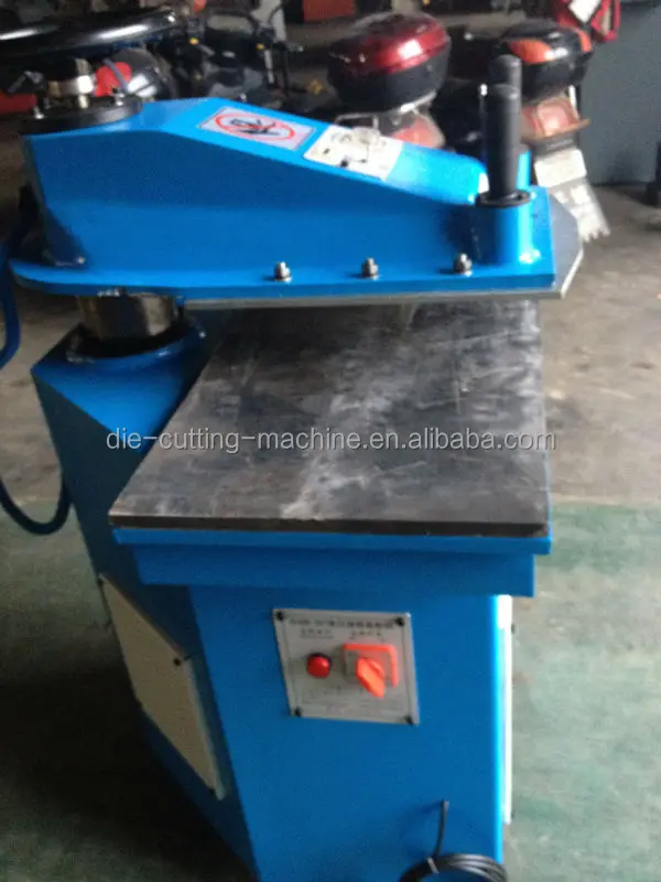 JSAT-2C/12 Hydraulic swing arm leather cutting machine
