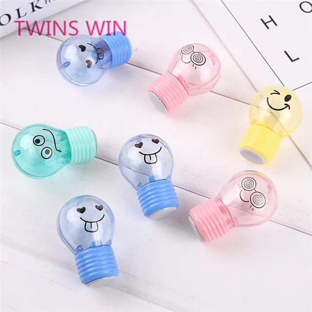 Korean 2019 newest school stationery products list Standard cartoon light bulb shaped manual plastic pencil sharpener mould 252